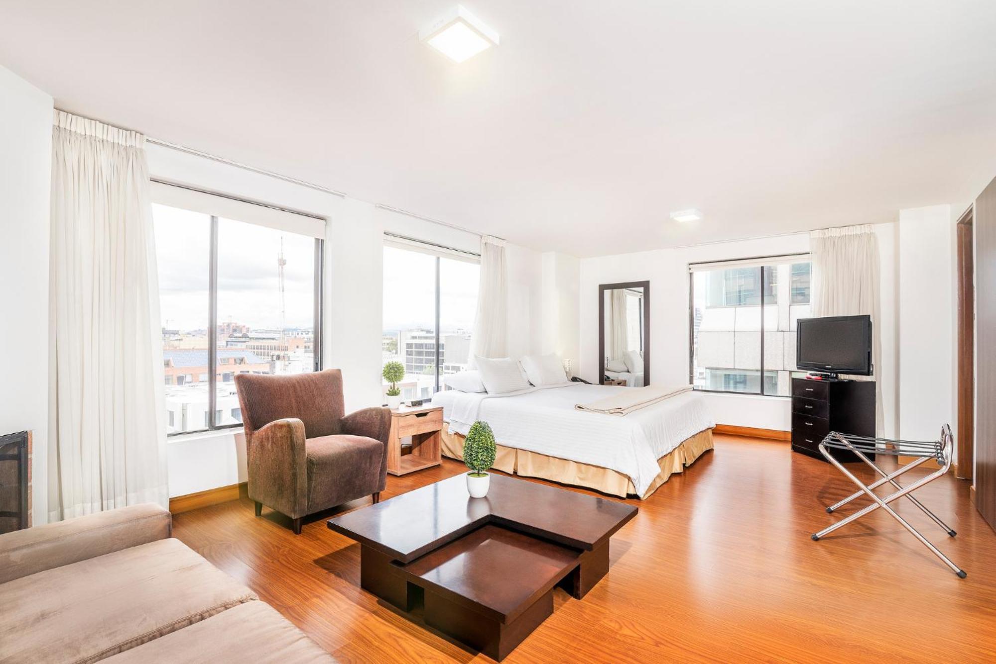 Lloyds Apartasuites Parque 93 Bogota Exterior photo